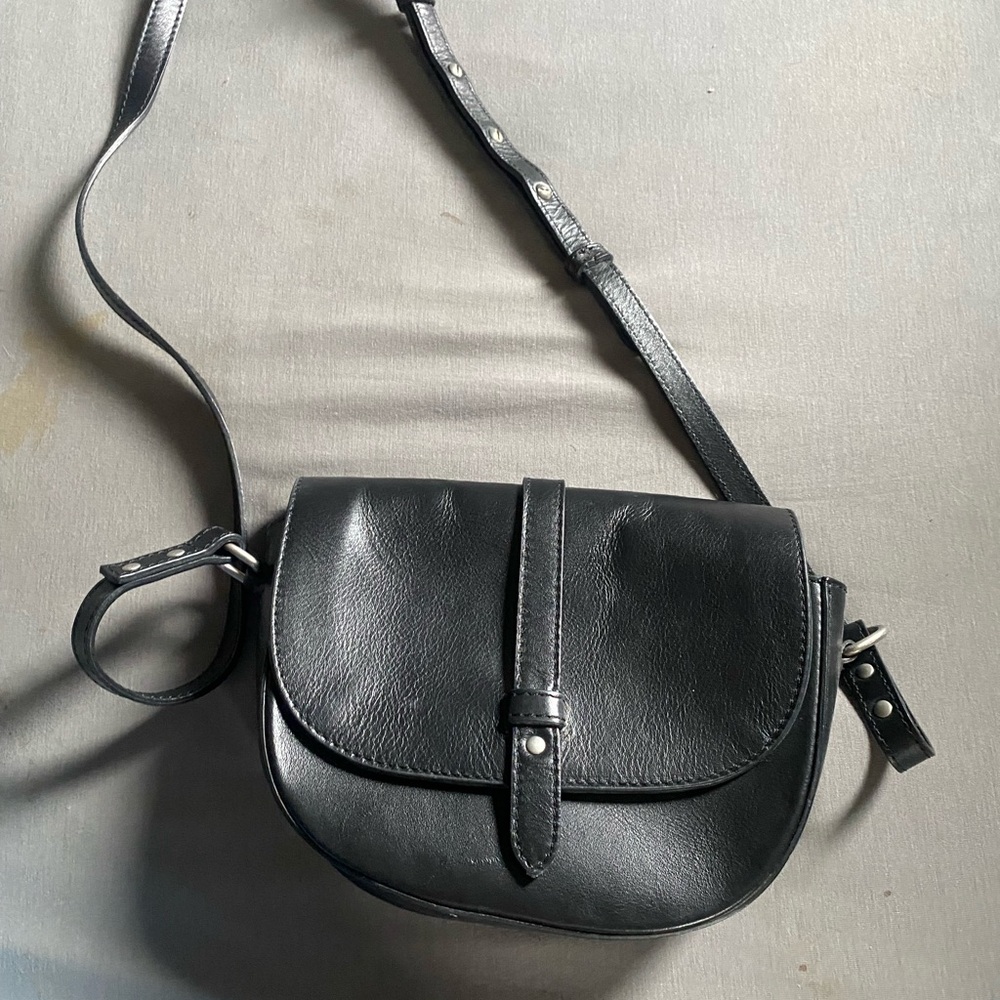 American Eagle Outfitters Black Crossbody Bag Sleek Design
